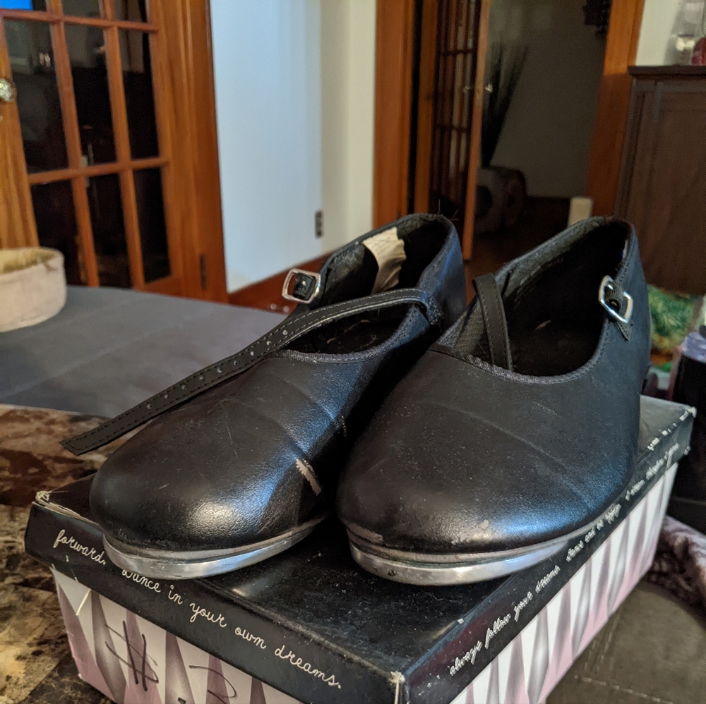 Tap shoes